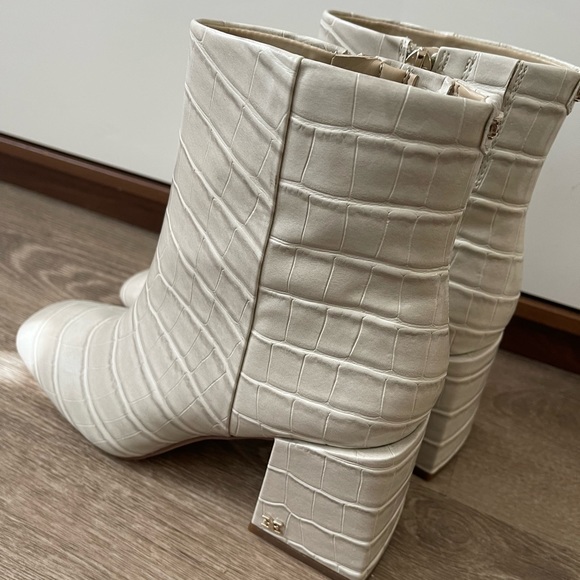 SAM EDELMAN Leather Bootie - Picture 6 of 12